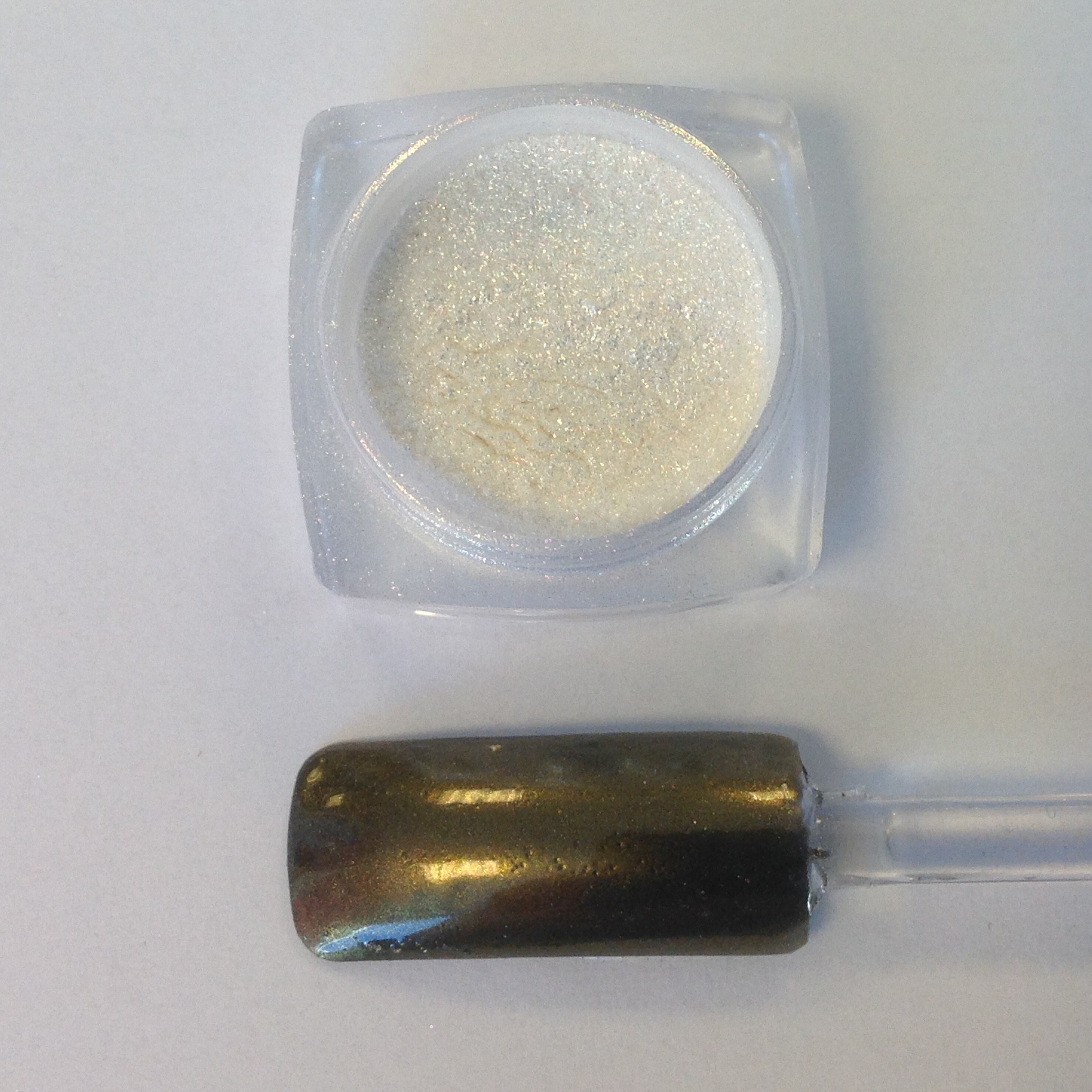 MoMo pigment ~ mirror Chloe