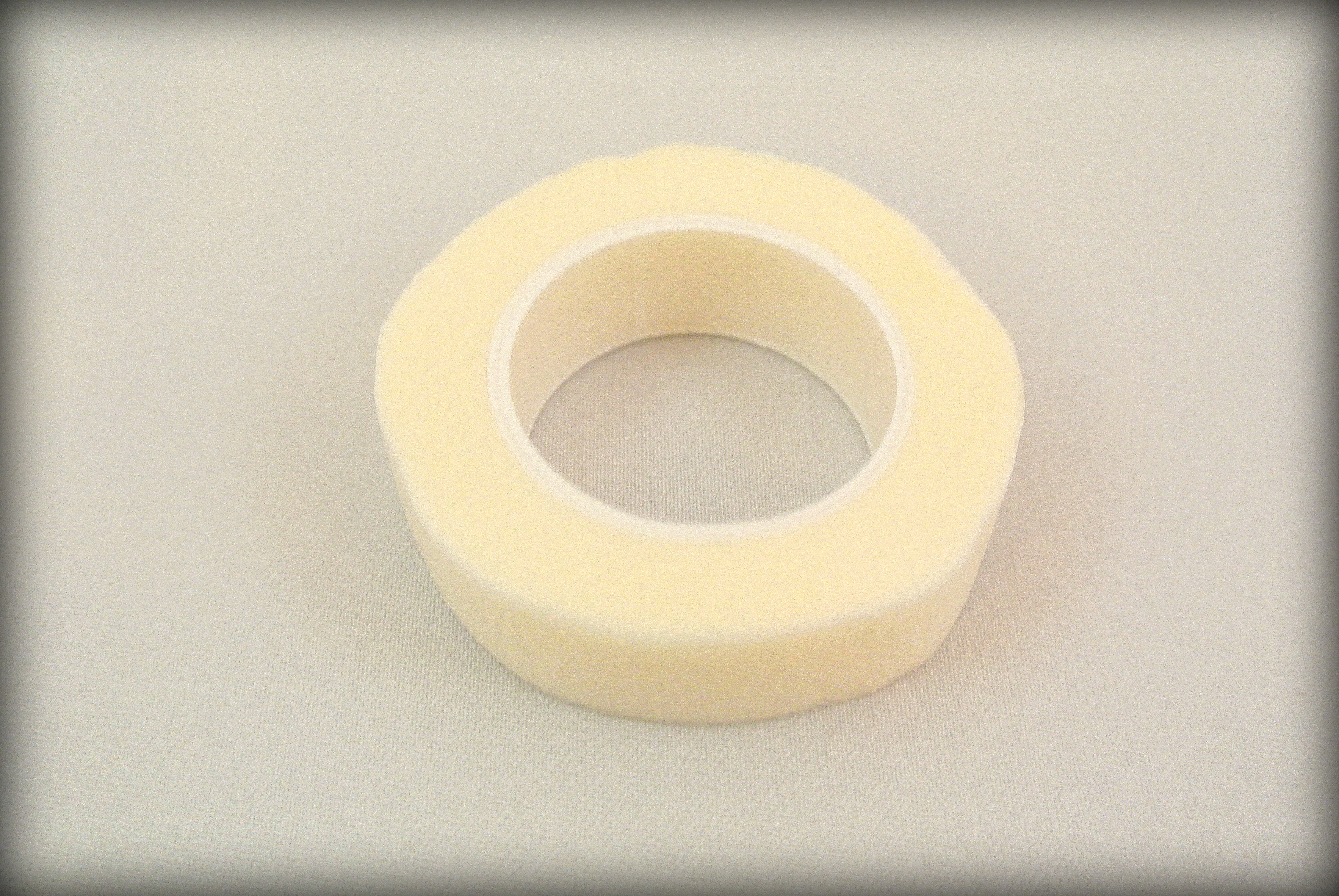 Paper S tape bij gebruik voor Wimperextensions deze tape is zacht voor de huid