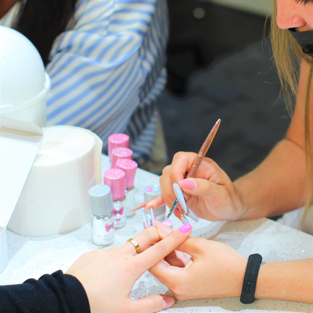 B.I.A.B & Combi Manicure (1 dag)