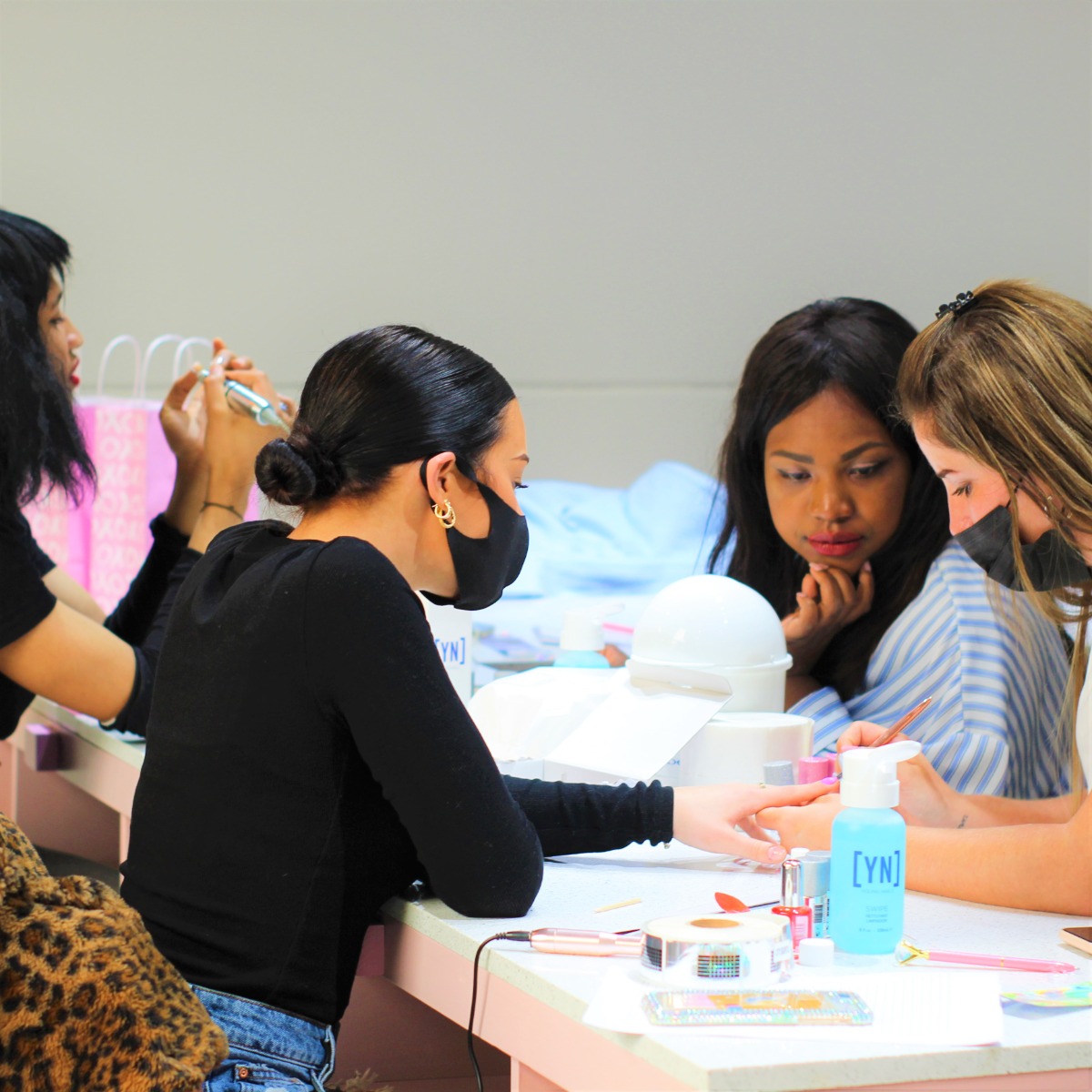 B.I.A.B & Combi Manicure (1 dag)